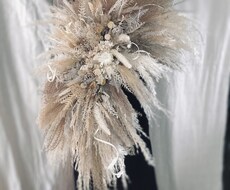 ドライフラワーで作り上げた装花をお届けします イメージ1