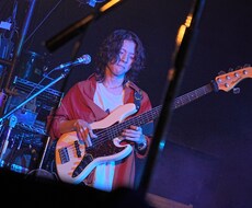 ベースを演奏します イメージ1