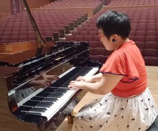 ピアノ演奏動画にアドバイスします