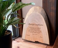 木製の結婚証明書をお作りします 結婚式で使って、そのままお家にも飾ることができます。