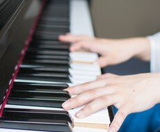 あなたの鼻歌から、ピアノ伴奏を作らせて頂きます メロディに合わせたピアノの伴奏をお付けします！