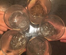 5人がかりで、がんばるあなたを全力で褒めます イメージ1