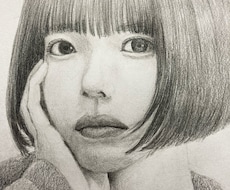 鉛筆でアナログ似顔絵(A5)を描かせていただきます イメージ1