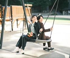 ふたりらしさが伝わる前撮り写真を撮影します かしこまらず、ふたりらしい一瞬を。自然な笑顔を残します。