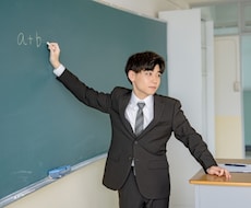 いま悩んだり苦しんだりしている先生のお話聴きます あなたの気持ちを聴いて、あなたのことを理解します。