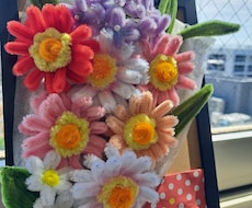 手芸用モールでご希望のお花をつくります 花束や額縁にもなります。枯れないお花を提供します。