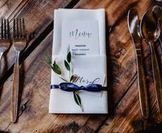 結婚式のメニュー表デザインします 海外で経験がある現役デザイナーが心を込めて作ります