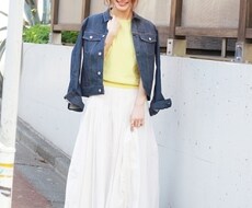 アパレル定員がプレゼント、コーディネート代行します