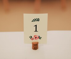 結婚式用のテーブルナンバーデザインします 海外で経験がある現役デザイナーが心を込めて作ります