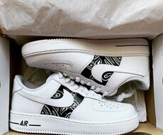 世界に１つだけのスニーカーを作成します イメージ1