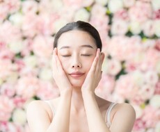 悩んでいますか？その肌スキンケアで生まれ変わります プロフェッショナルによる自宅ケアのアドバイスで美しい肌へ