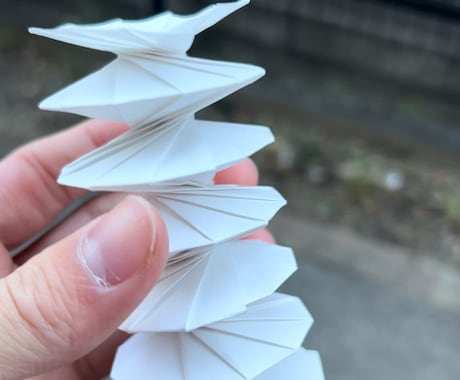 魅力的な折り紙を作ります 飾りとしたり、玄関に置く用としての折り紙を作ります。 イメージ1
