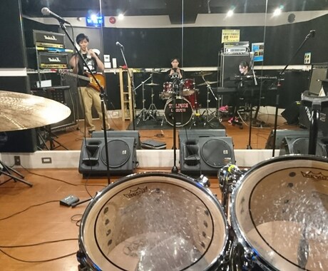 思いを形に、パンクな形で曲をつくります 楽器、歌、編曲すべて凡人クオリティー^ ^！ イメージ2