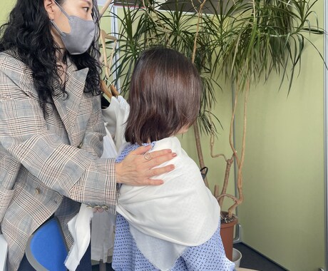 骨格診断後手持ちのお洋服でコーデします 診断後に活かせるように、一緒にコーディネートで確認します。 イメージ1