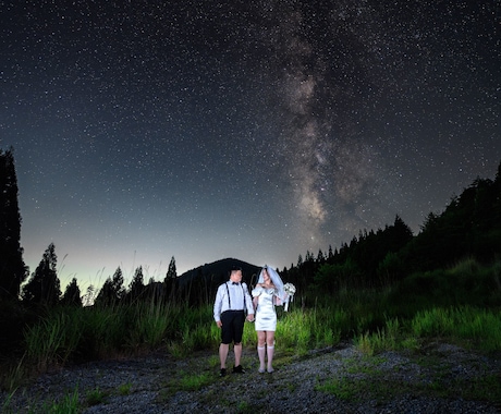 星空ウェディングの出張撮影をいたします 満点の星空と一緒に大切な記念日を写真に残します。 イメージ1
