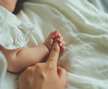 授乳中、夜泣き中のちょっとした時間にお話し聴きます 長女の時、3歳まで夜泣きに悩まされた私が共感します。 イメージ2