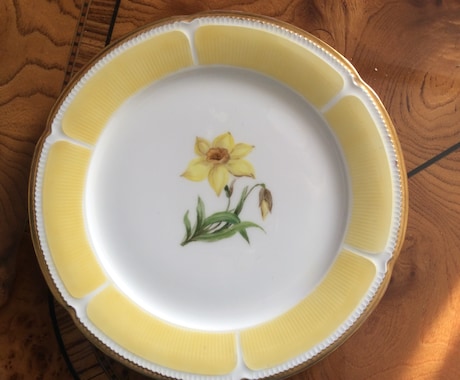 一つ花のデザート皿でございます 前出品しましたコーヒカップ、ソーサーと同材料、同デザインです イメージ1