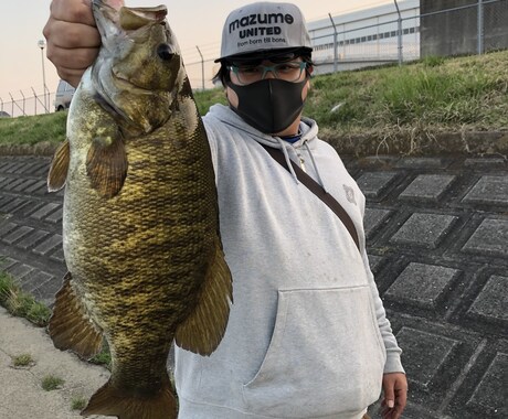 ブラックバスフィッシングの釣れる技術を伝授します ブラックバス釣りのプロが魚の釣り方やノウハウを伝授します。 イメージ1