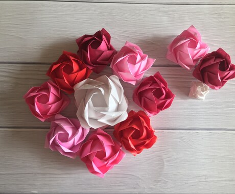 お花の装飾品をお作りし､セット販売致します ウェディングや誕生日などの装飾にお使いいただけます｡ イメージ1
