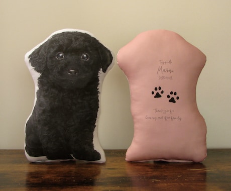 ペット（犬猫）の命名書（手形）クッションを作ります 画像と手型（肉球）を使った命名書入りのメモリアルクッション。 イメージ1