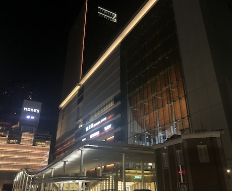 駅舎の写真を提供します 朝から夜の駅舎の写真があります。 イメージ1