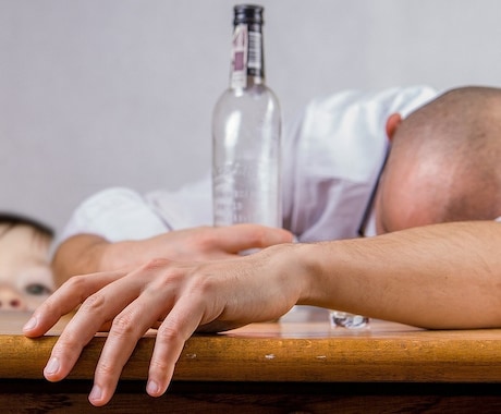 お酒をやめたい／やめさせたい　お話お聞きします → アルコール依存症になる前に家族・恋人のサポートが重要！ イメージ1