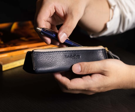 会社、学校、結婚式等の革製品ノベルティー生産します 名入れ、ロゴなどの判を制作し商品に刻印する事も可能です。 イメージ2