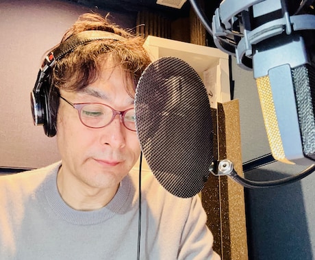 実績多数! 男性ナレーターが言葉の世界を紡ぎます 聞き心地の良い声質で、囁き声から絶叫までイメージに対応! イメージ1