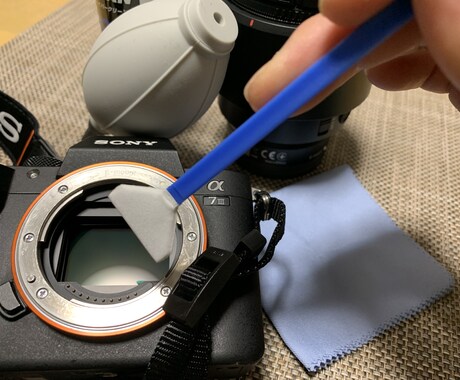 カメラのセンサー、レンズ清掃します 放送機材を扱う会社でカメラのメンテナンススタッフしてます。 イメージ1