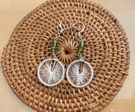 オンリーワンの糸掛けアクセサリーを販売します 糸掛けのデザインのピアスとイヤーカフ イメージ2