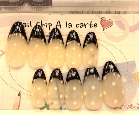 10⌒現品ネイルチップを格安で販売します 黒とクリアを組み合わせました。 イメージ1