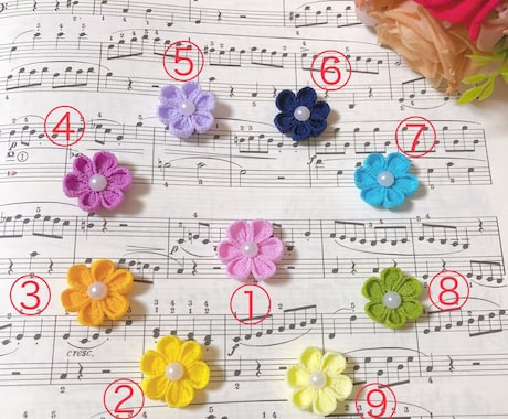 つまみ細工のお花マグネット作ります 5個で1セット。色は9色よりお選び頂けます！ イメージ2
