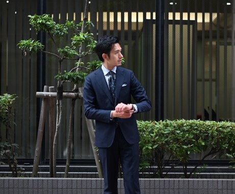 大人男子の何を着て良いか分からない悩みを解決します 清潔感×余裕を纏う大人の私服・仕事服のトータルコーデ提案 イメージ1
