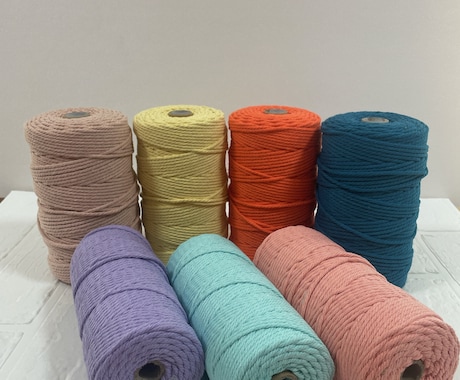 スマホストラップオーダー製作賜ります お好みの色の組み合わせや長さでお作り致します♩ イメージ2