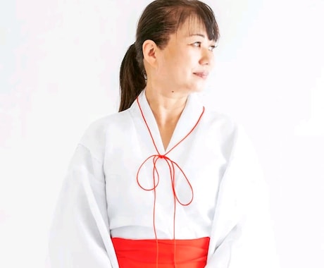沖縄ユタ公認巫女が人生好転のお手伝いをします 霊視　波動エネルギー調整　真言を使いあなたを導き致します イメージ1