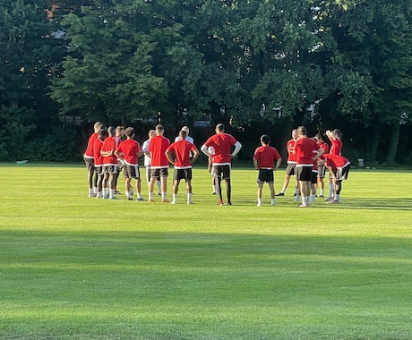 ドイツ在住⚽️プレーヤーが丁寧に教えます 初心者〜経験者誰でも結構です！一緒に頑張りましょう！ イメージ1