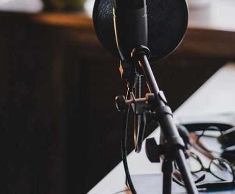 低音男性ボイスを提供いたします 自前のコンデンサーマイクと吸音材を使用し、提供いたします。 イメージ1