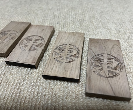 倉敷木札(16works) 手彫り木札作製します 世界に一つの手彫り木札、四角真鍮は倉敷木札だけ。 イメージ2