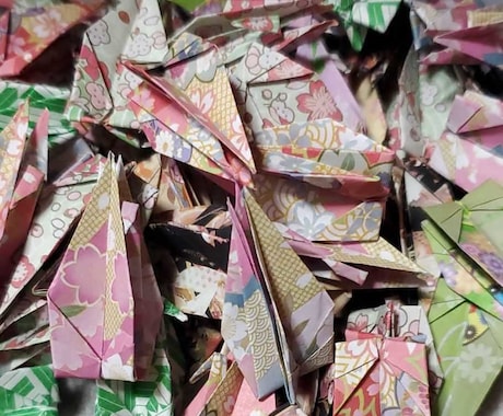 折り鶴シャワー⭐市販サイズのおり紙で鶴を折ります 結婚式折り鶴シャワー、パーティー、海外へのお土産etc…