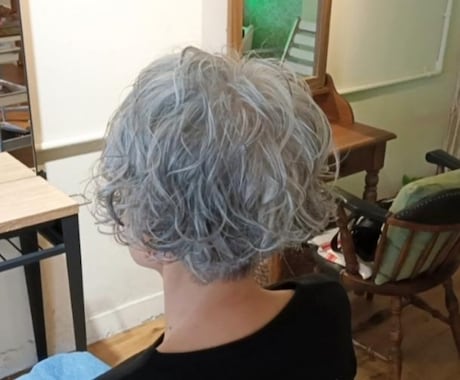 グレイヘアや白髪を主にヘアスタイルのお悩み伺います 白髪や髪の不安にそっと寄り添います イメージ2