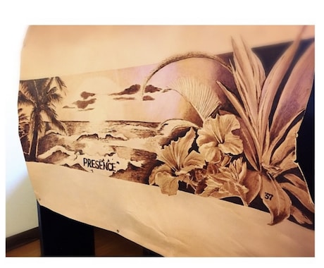 牛革に電熱ペンで海の絵描きます 牛革に電熱ペンで焼き付けてセピアの陰影で絵を描きます。 イメージ2