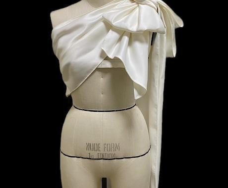 体の曲線に自然に沿う立体的な型紙作成いたします 洋服作りでお困りの部分をアドバイスやフォローいたします イメージ1