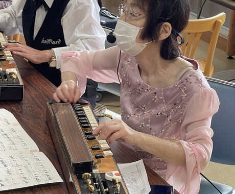 大正琴の演奏方法を教えます どの流派でもOK！大正琴指導歴50年以上です イメージ2