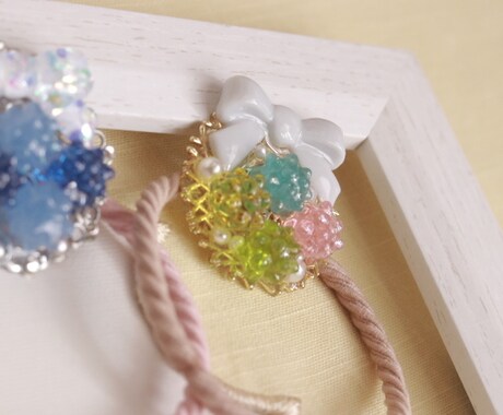 オリジナルのヘアゴムを作成します レジンハンドメイドでお好きなイメージ&カラーを選べます イメージ2