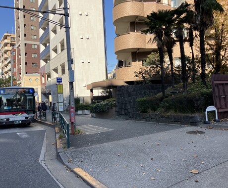 名刺作成のデザインを相談だけでも承ります テンプレート自作のアドバイスとお任せメニューがあります。 イメージ2