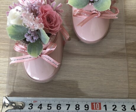 プリザーブドフラワーでベビーシューズを作ります 一点もの‼︎出産祝いにおすすめピンクのベビーシューズ イメージ2