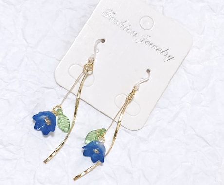 ネモフィライメージアクセサリーを売ります ピアスかイヤリングかお選びいただけます イメージ2