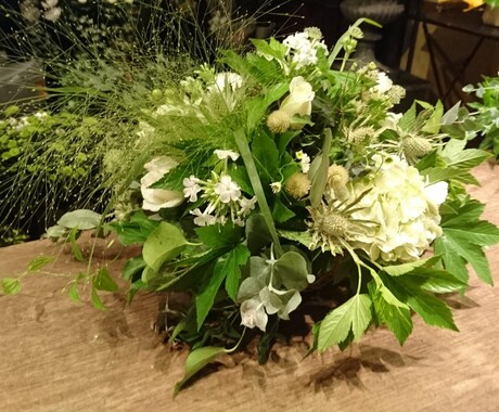 結婚式の装花アドバイスします ブーケやメインなどイメージを担当さんに伝えるお手伝いします。 イメージ1