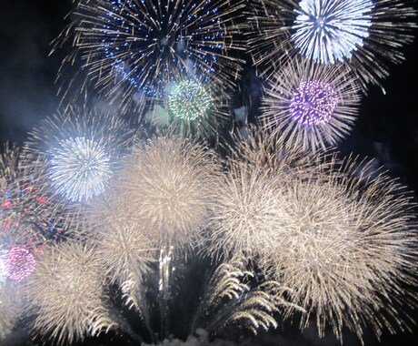 打上花火の写真【先着5名】5→10枚提供します 商用利用・加工OK！　買い切りで何度も使えます！ イメージ2