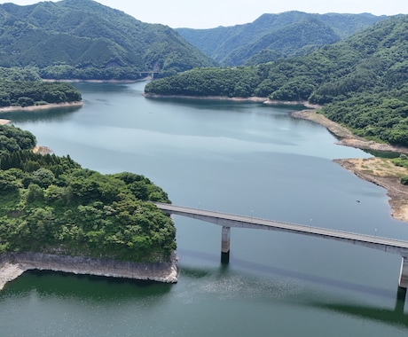 福島県及び隣県でドローン空撮承ります ドローンを使用して空から動画、写真撮影、点検などを行えます！ イメージ2